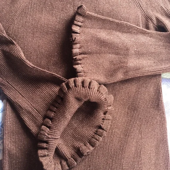 🍻Cover story cold shoulder Shimmer Sweater Large 🍻 - Picture 14 of 15